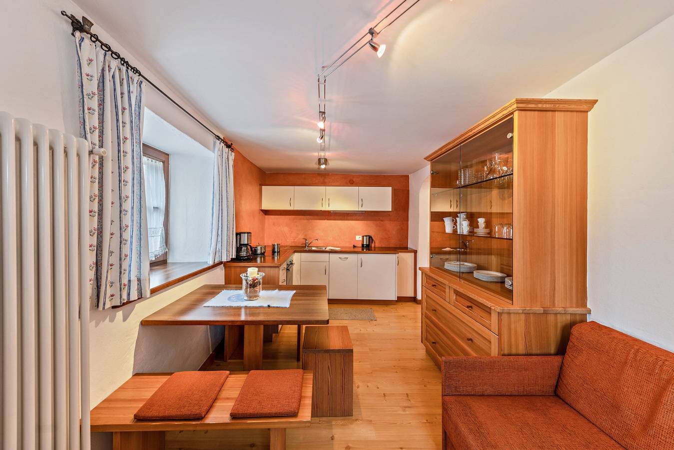 Entire apartment, Holiday Apartment "Florerhof Ferienwohnung Rose" with Mountain View, Sauna & Garden in Völs am Schlern, Dolomiti Superski