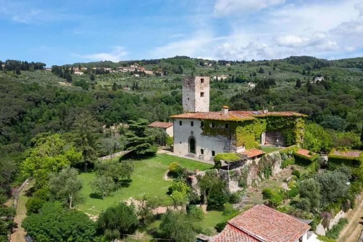 Villa per 12 persone, con balcone e giardino nonché idromassaggio e piscina in Bagno a Ripoli