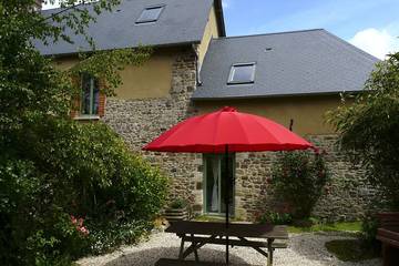 Gîte pour 4 personnes, avec terrasse et jardin, animaux acceptés à Gorges