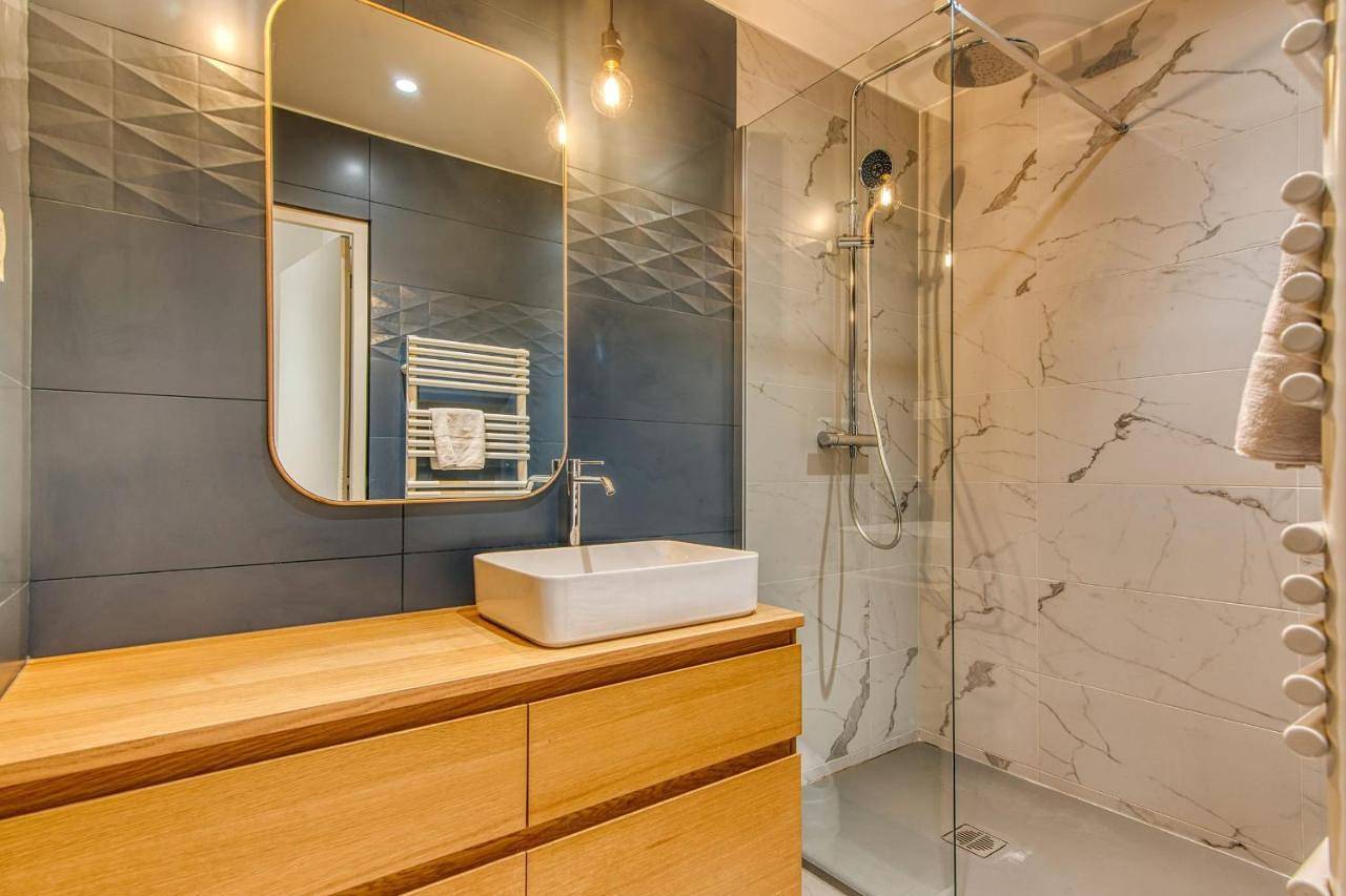 Appartement entier, L'Horizon - Climatisé - T2 proche Hôpital Lyon Sud et métro in Saint-Genis-Laval, Lyon et ses environs