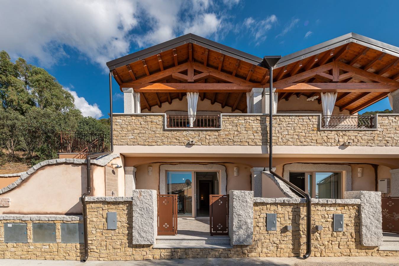 Lussuosa casa vacanza con terrazza, Wifi e aria condizionata; posti auto disponibili, sono ammessi animali domestici di piccola taglia. in Chia, Domus De Maria