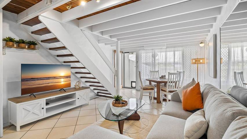 Holiday apartment for 4 people, with balcony/terrace, with pets in Sunshine Coast