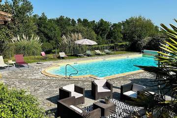 Gîte pour 12 personnes, avec jardin à Monbazillac