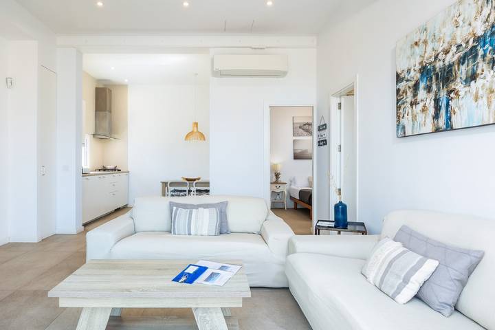 Apartamento inteiro, Apartamento 'Sa Marina Beach House' com vista para o mar, Wi-Fi e ar condicionado in Alcúdia, Costa de Maiorca
