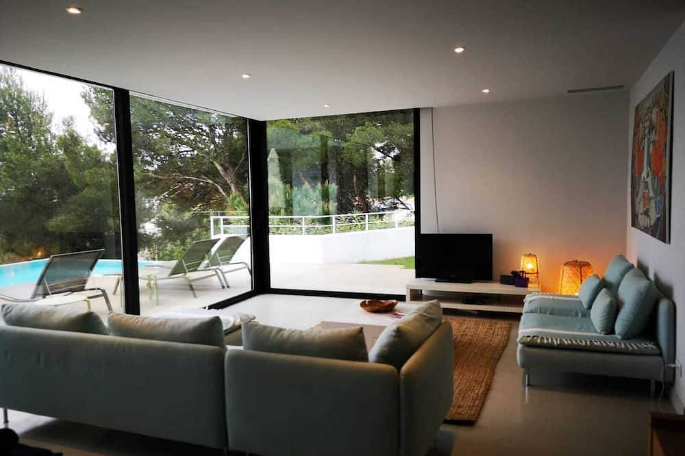 Casa contemporánea con impresionantes vistas al mar y conexión de fibra. in sa Tuna, Begur