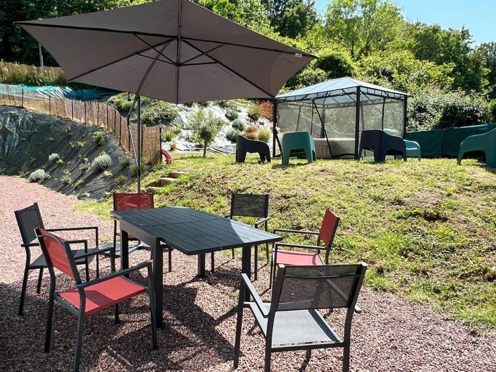 Location de vacances pour 6 personnes, avec vue ainsi que jardin et terrasse, animaux acceptés à Berville-sur-Mer - 4