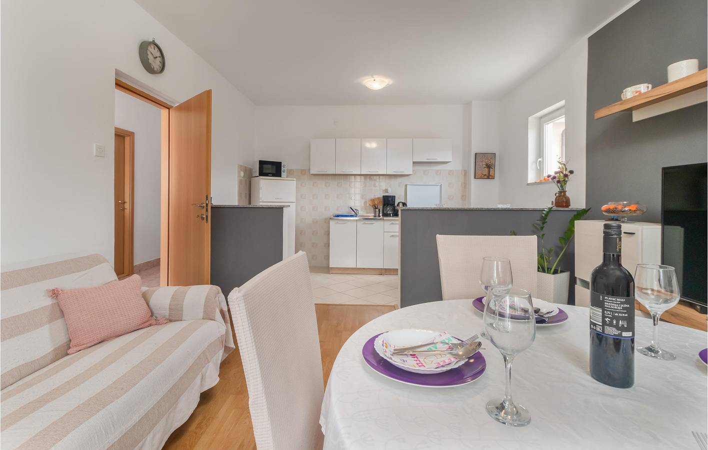 Ganze Ferienwohnung, Ferienwohnung für 5 Personen mit Terrasse in Novi Vinodolski, Primorje-Gorski Kotar