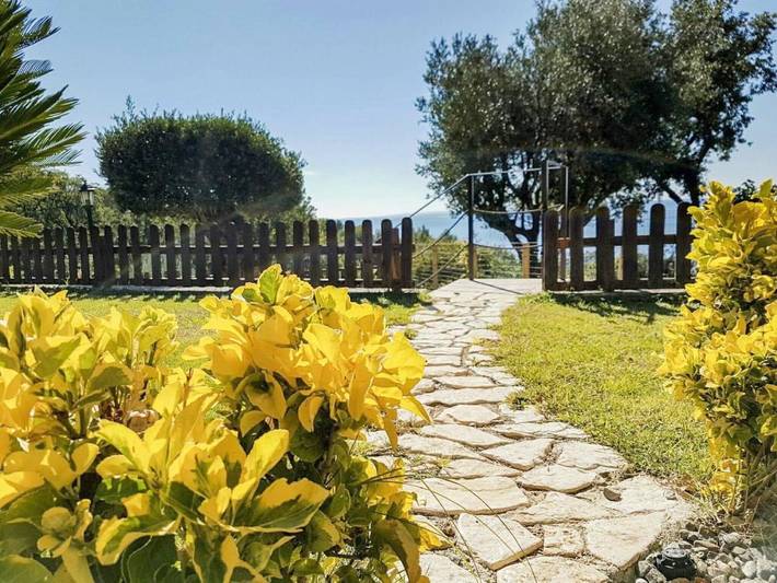 Location de vacances pour 2 personnes, avec Balcon et Terrasse ainsi que Jardin et Vue à Maratea - 2