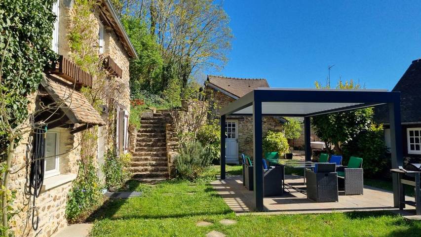 Chambre d’hôte pour 3 personnes, avec piscine ainsi que jardin et vue