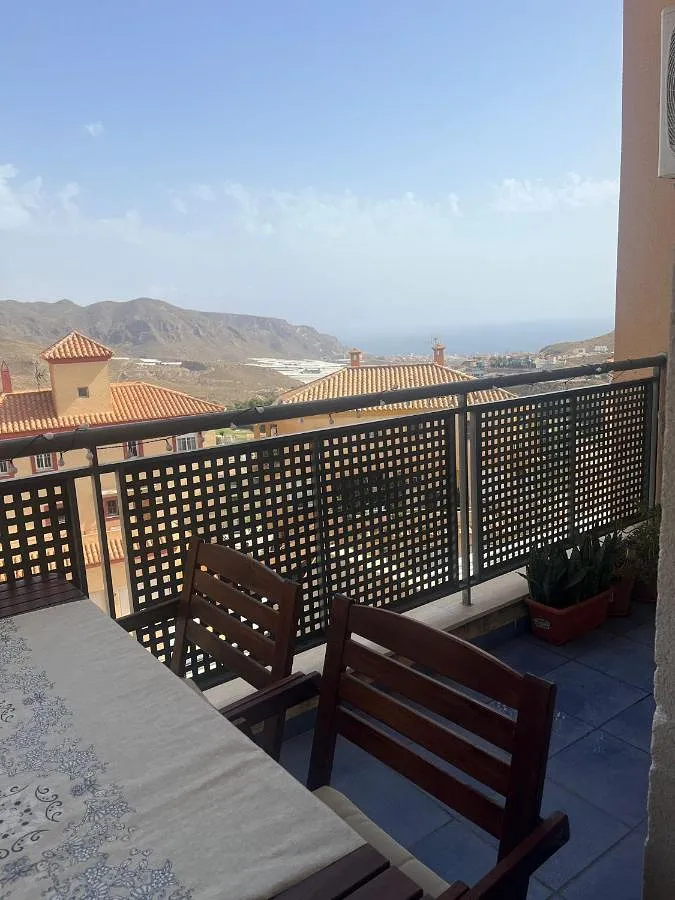 Apartamento de vacaciones para 5 personas, con jardín y vistas además de piscina para niños y piscina - 1