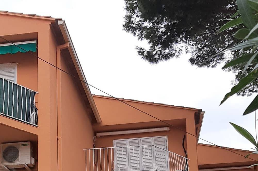 Apartamento entero, Vivienda cerca del centro del pueblo, /aire acondicionado in L' Estartit, Estartit