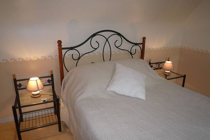 Gîte pour 3 personnes, avec jardin, animaux acceptés dans Monts d'Arrée - 2