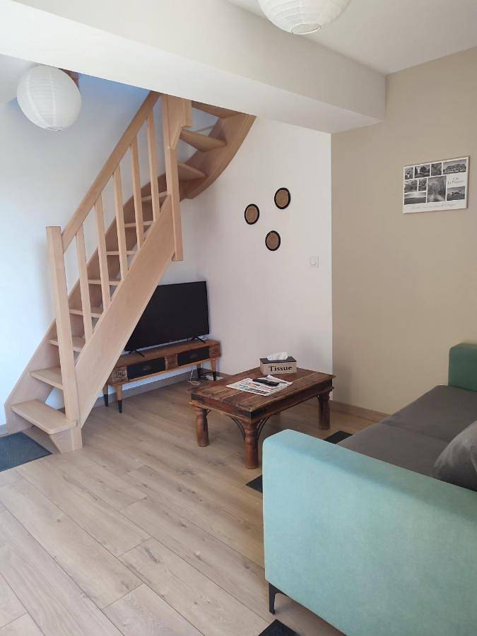 Gîte pour 6 personnes, avec vue et jardin à Le Louroux-Béconnais