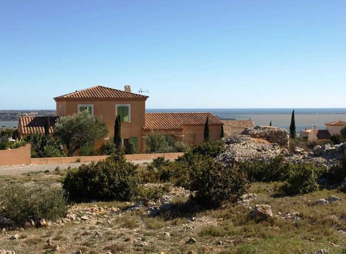 Gîte pour 8 personnes, avec piscine et jardin, animaux acceptés