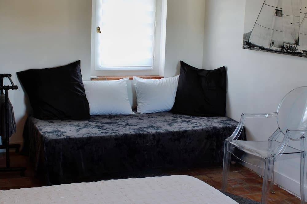 Belle maison rénovée en Anjou, idéale pour explorer la vallée de la Loire  ! in Vivy, Vallée de la Loire