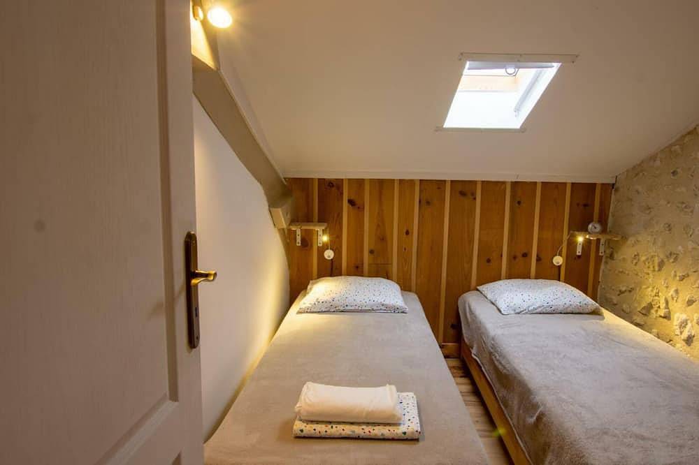 Maison de campagne avec piscine, proche de Périgueux – 2 chambres, Bbq, activités variées à proximité in Tocane-Saint-Apre, Périgord Blanc