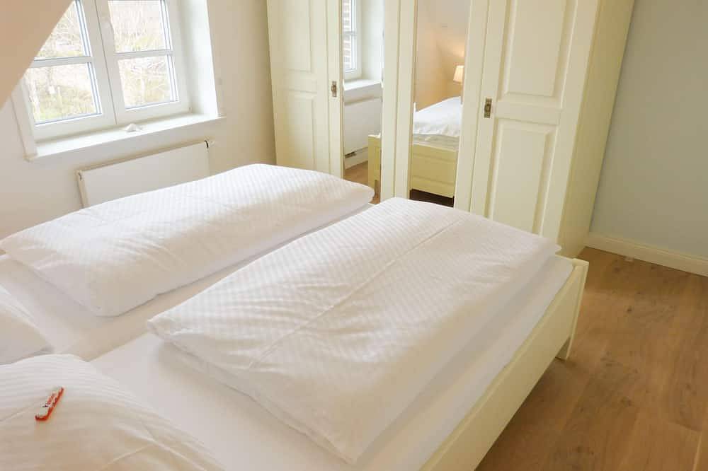 Heidehüs Friesenhaushälfte Seestern: Sauna, Wlan & Garten bei Nebel auf Föhr in Nebel, Amrum