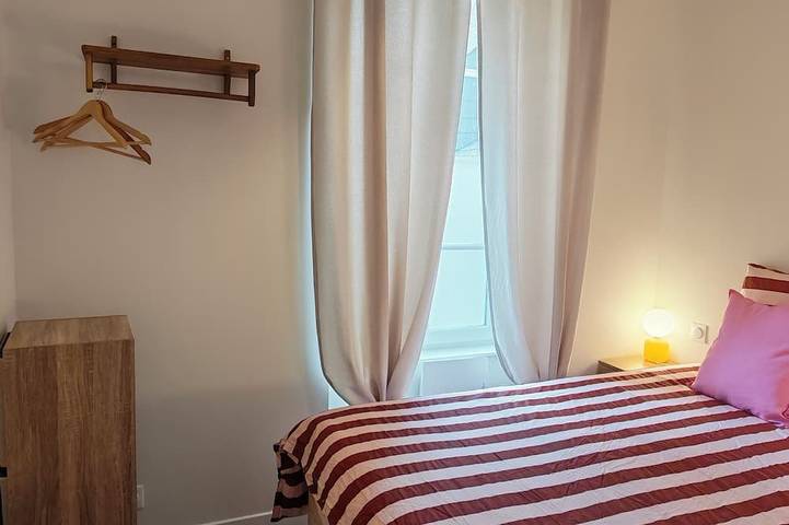 Appartement entier, Suite Bérénice, Rétro pop au cœur de la ville in Landerneau, Région de Brest