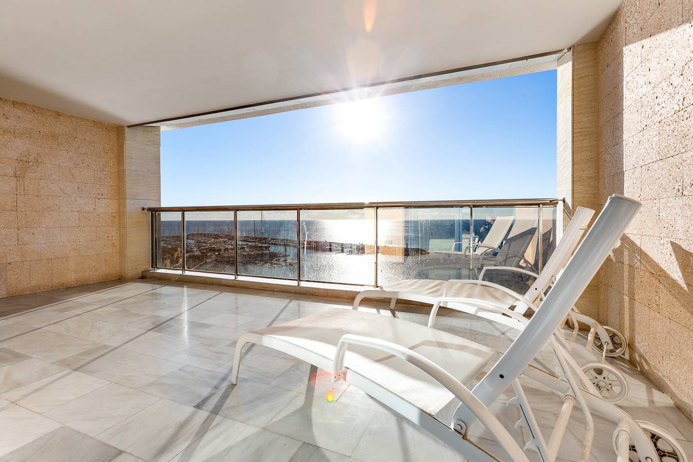 Entire apartment, 1st Line Mascarat Beach-Solarium Terrace & Pool in Pueblo Mascarat, Altea