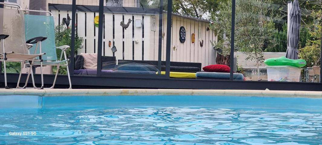 Gîte pour 8 personnes, avec jardin et piscine à Sancergues