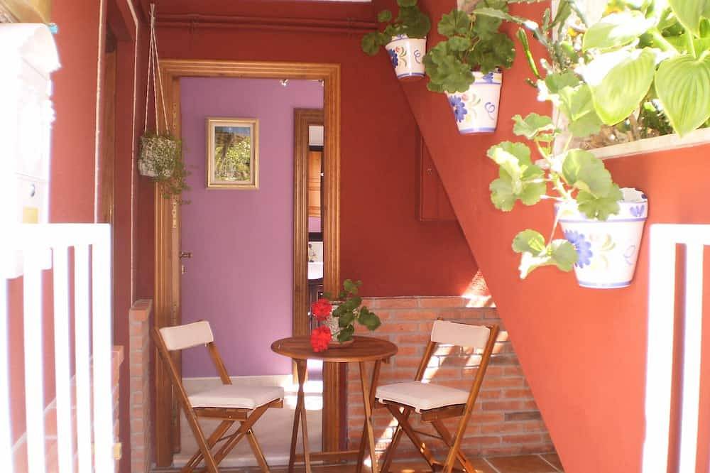Apartamento entero, Rural, campo, Wifi.  Para 2 personas. Asturias. in Villamayor (Piloña), Piloña