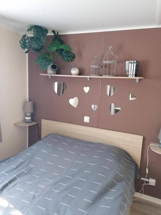 Mobilhome Cosy Spacieux 42m2, Climatise, Tv & Ll, 3 chambres in Vic-la-Gardiole, Côte méditerranéenne (France)