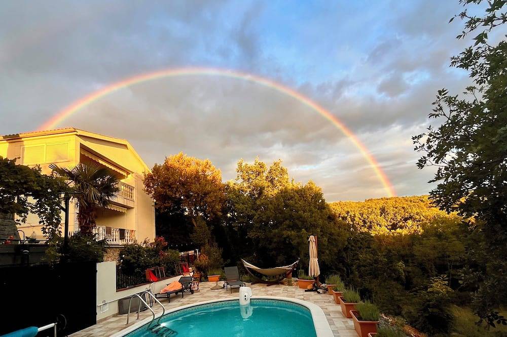 Villa Theresa Kroatien 220m über der Adria mit großem Pool, Whirlpool und Sauna in Novi Vinodolski, Primorje-Gorski Kotar