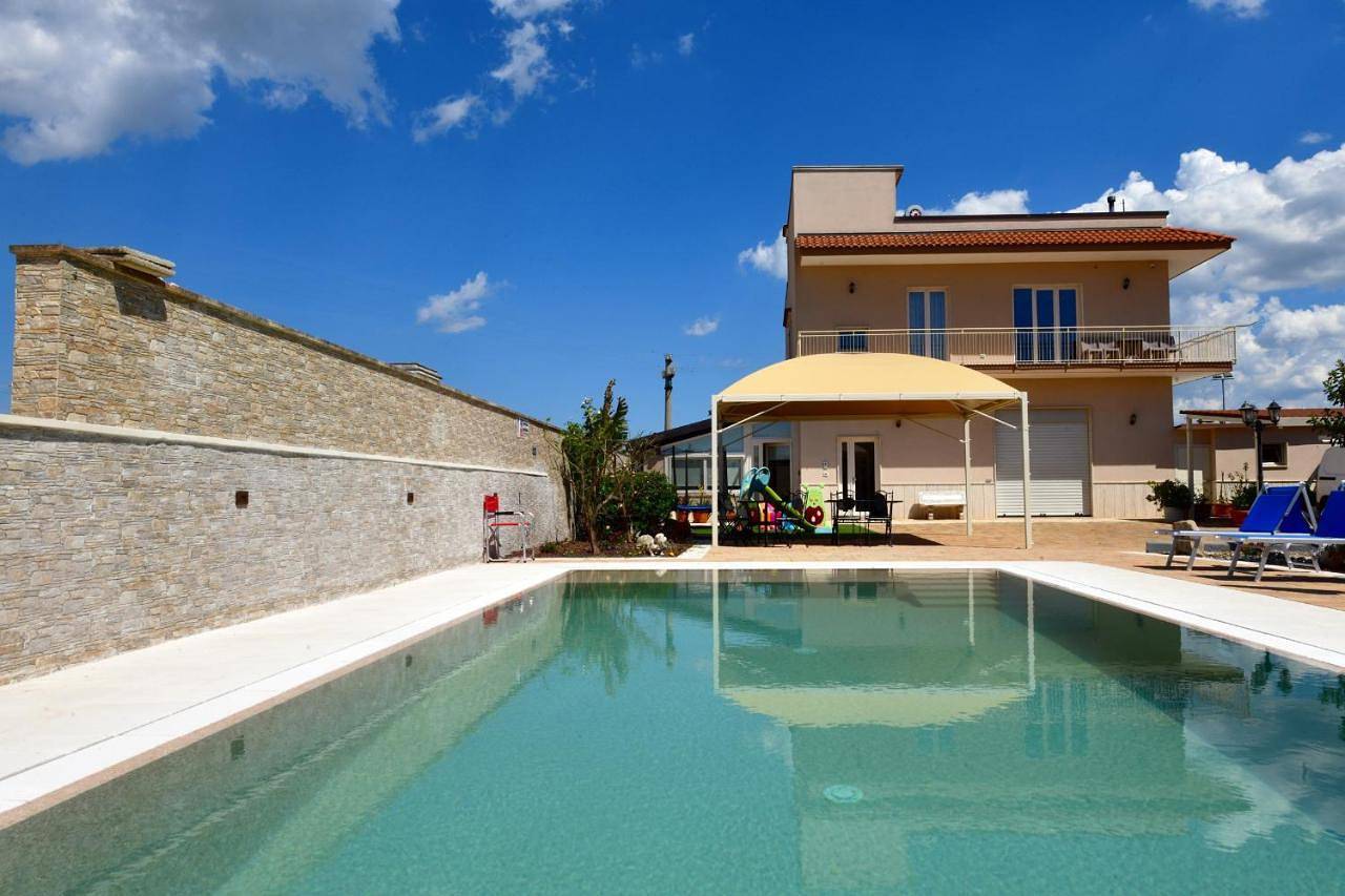 Appartamento intero, Villa with Private Pool in Castellana Grotte, Provincia di Bari