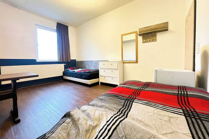 Ganze Wohnung, Spacious group accommodation for 12 people. Ideal for professionals or expats. in Friedeburg, Landkreis Wittmund