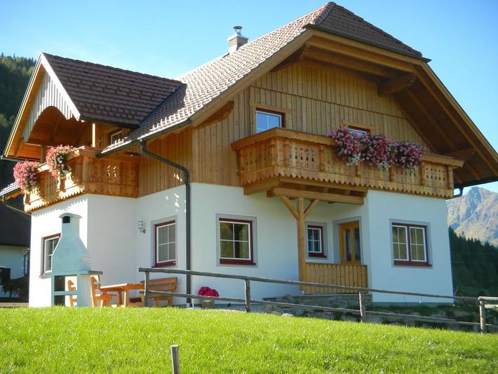 Ferienhaus für 10 Personen, mit Balkon und Garten sowie Sauna in Weißpriach