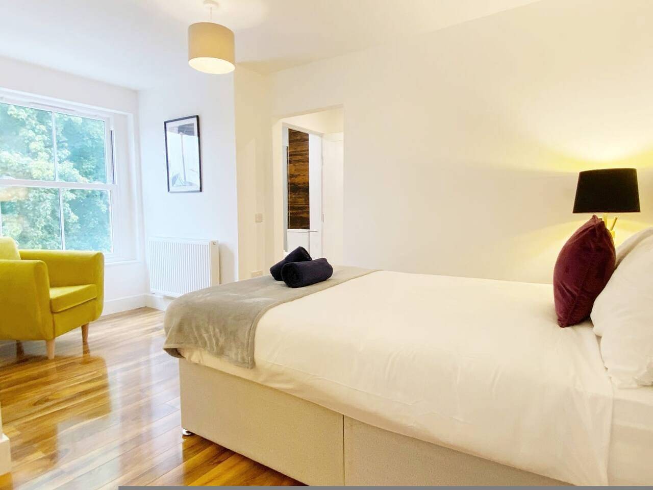 Apartamento inteiro, Stylish Bedford Town Centre Apartment 5  Sleeps 6 |Fast Wi-Fi in Bedford