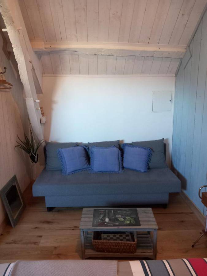 Location de vacances pour 2 personnes, avec vue ainsi que jardin et piscine dans Saint-Malon-sur-Mel - 2