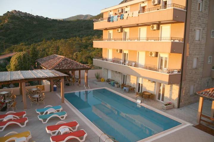 Maison d’hôte pour 4 personnes, avec piscine ainsi que jardin et vue au Monténégro - 4