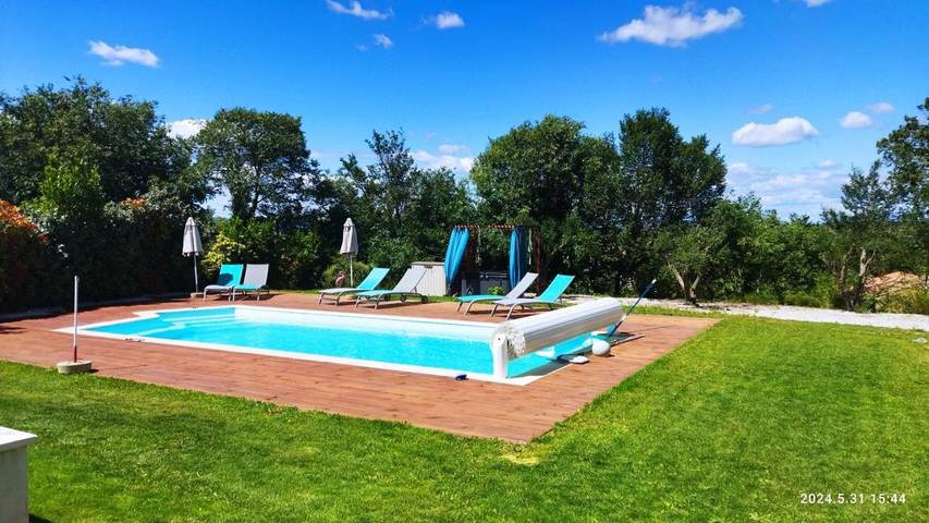Gîte pour 2 personnes, avec piscine et vue ainsi que jardin et terrasse à Abeilhan - 2