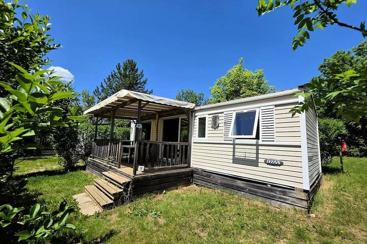 Mobil home pour 7 personnes dans Garde-Colombe