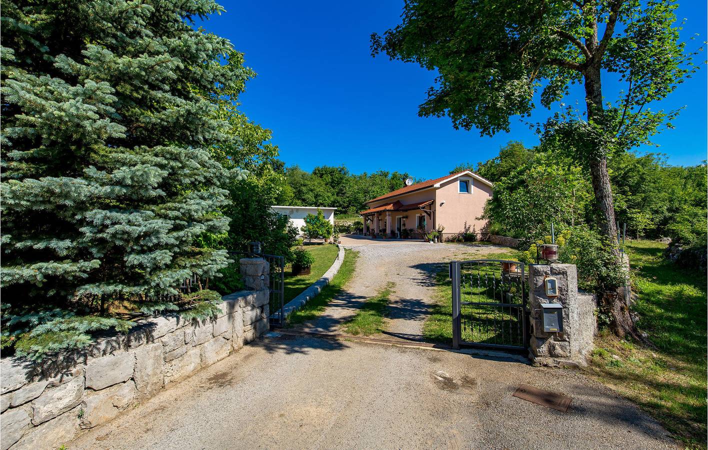 Casa vacanza a Kvarn a partire da 108€ a notte