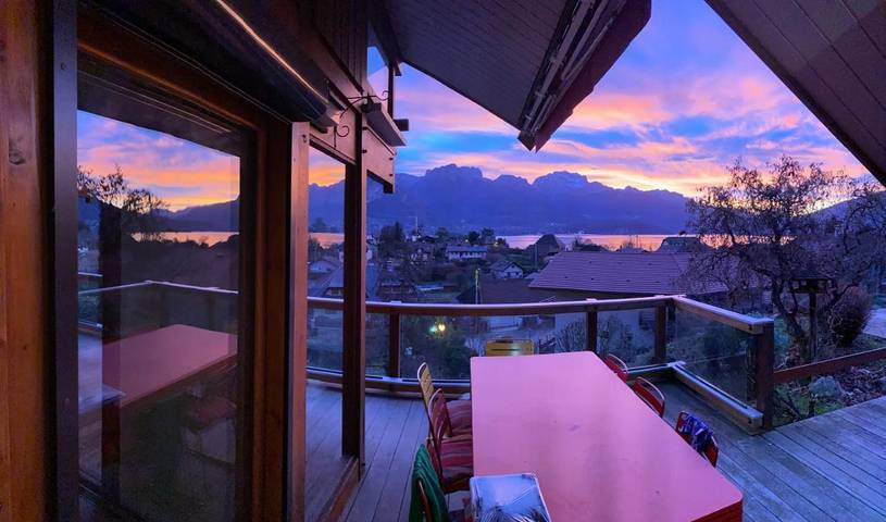 Chambre d’hôte pour 4 personnes, avec Balcon et Terrasse ainsi que Jardin et Piscine à Sévrier