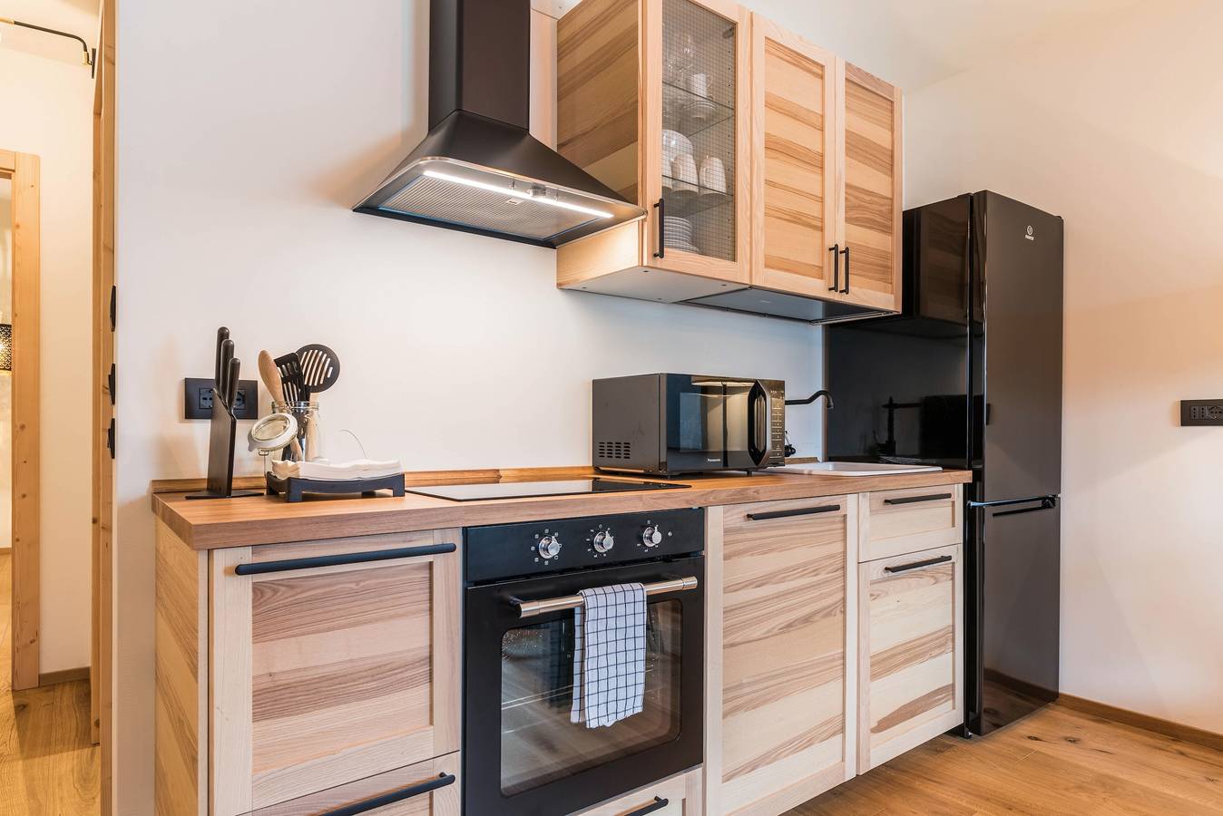 Appartamento intero, Grazioso appartamento "Wellness Lodge Diletta" con vista lago, balcone, idromassaggio e sauna in Santa Giuliana, Levico Terme