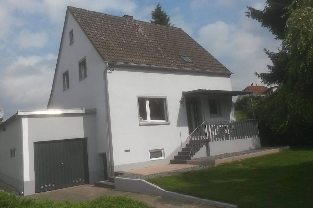 Ferienhaus Eifel-Charme mit Sauna & Badewanne in Birgel, Vulkaneifel