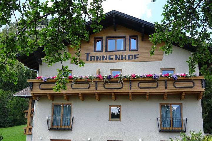 Ferienwohnung für 7 Personen, mit Balkon und Garten sowie Sauna in Wängle