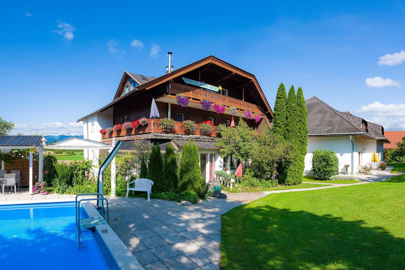 Entire holiday apartment, Apartment Jasmin in Karavanke in Pohorje, Sankt Kanzian am Klopeiner See