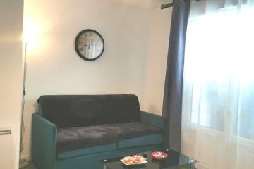 Appartement De Vacances pour 4 Personnes dans Vaulx-en-Velin, Rhône, Photo 4