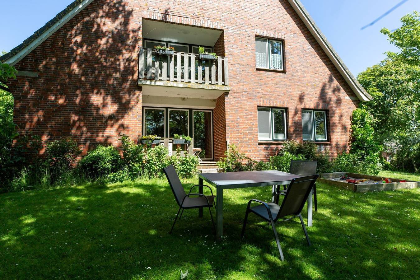 Ganze Wohnung, Ferienwohnung 'Fewo Margerite' mit Gemeinschaftsgarten und Wlan in Nordfriesische Inseln (Schleswig-Holstein), Pellworm