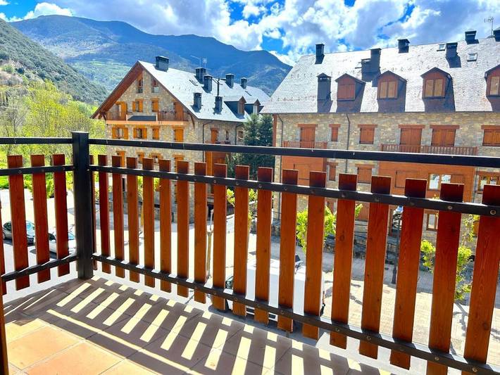 Apartamento de vacaciones para 6 personas, con vistas y balcón en Pallars Sobirà - 2