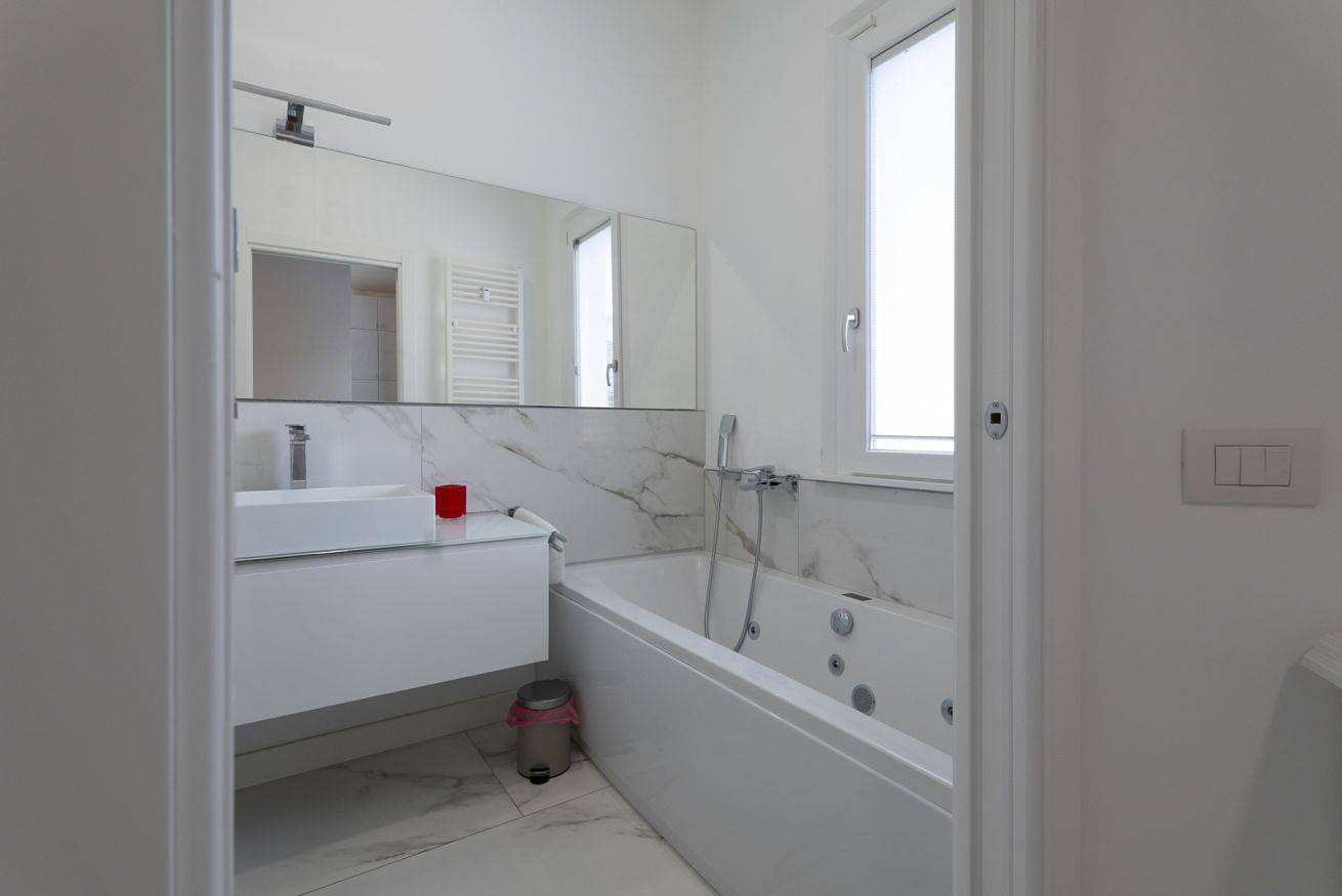 Geheel appartement, Vakantieappartement voor 4 personen met balkon/terras in Rimini, Provincie Rimini