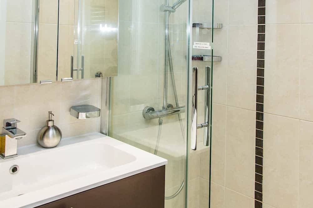 Ganze Wohnung, Beau T2 im Jahr 2017 renoviert. Volle Mitte, ruhig. Privater Parkplatz, Wifi. in Saint-Jean-de-Luz, Bayonne und Umgebung