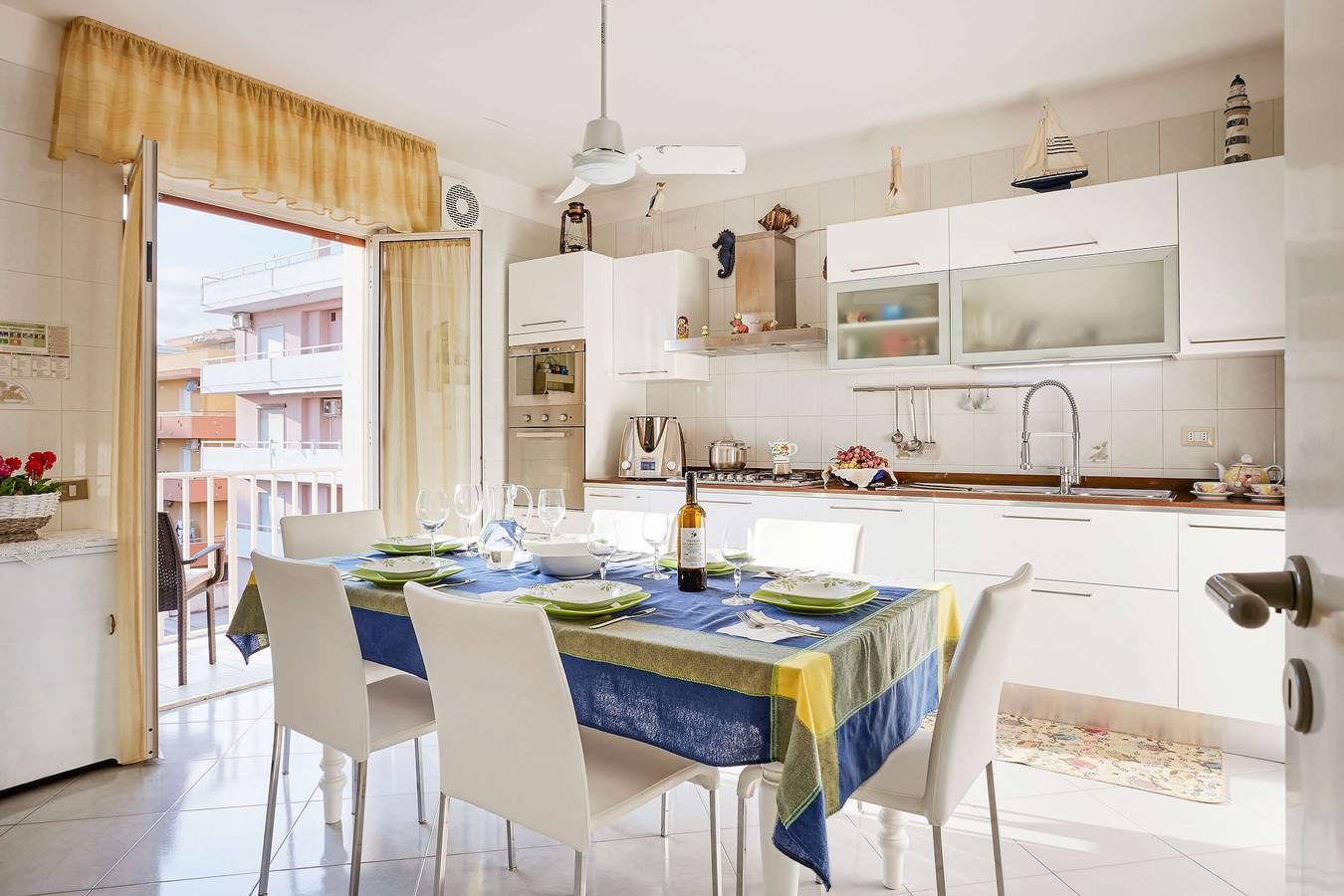 Appartement entier, Appartement "Pegaso House" avec vue sur la mer, Wi-Fi & Terrasse in Pozzallo, Province de Ragusa