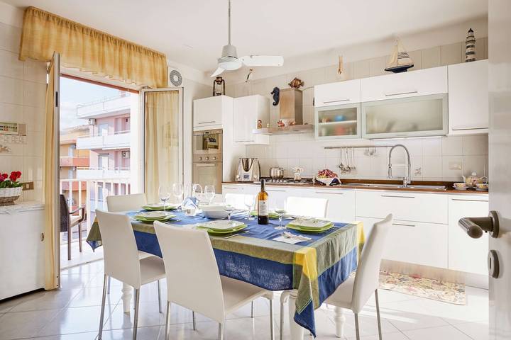 Entire apartment, Apartment "Pegaso House" with Sea View, Wi-Fi & Terrace in Pozzallo, Ragusa Province