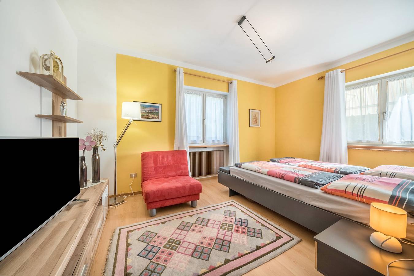 Ganze Wohnung, Ferienwohnung 'Oase' mit Gemeinschaftsgarten, Wlan und der Möglichkeit den privaten Pool zu benützen in Oberlana, Lana