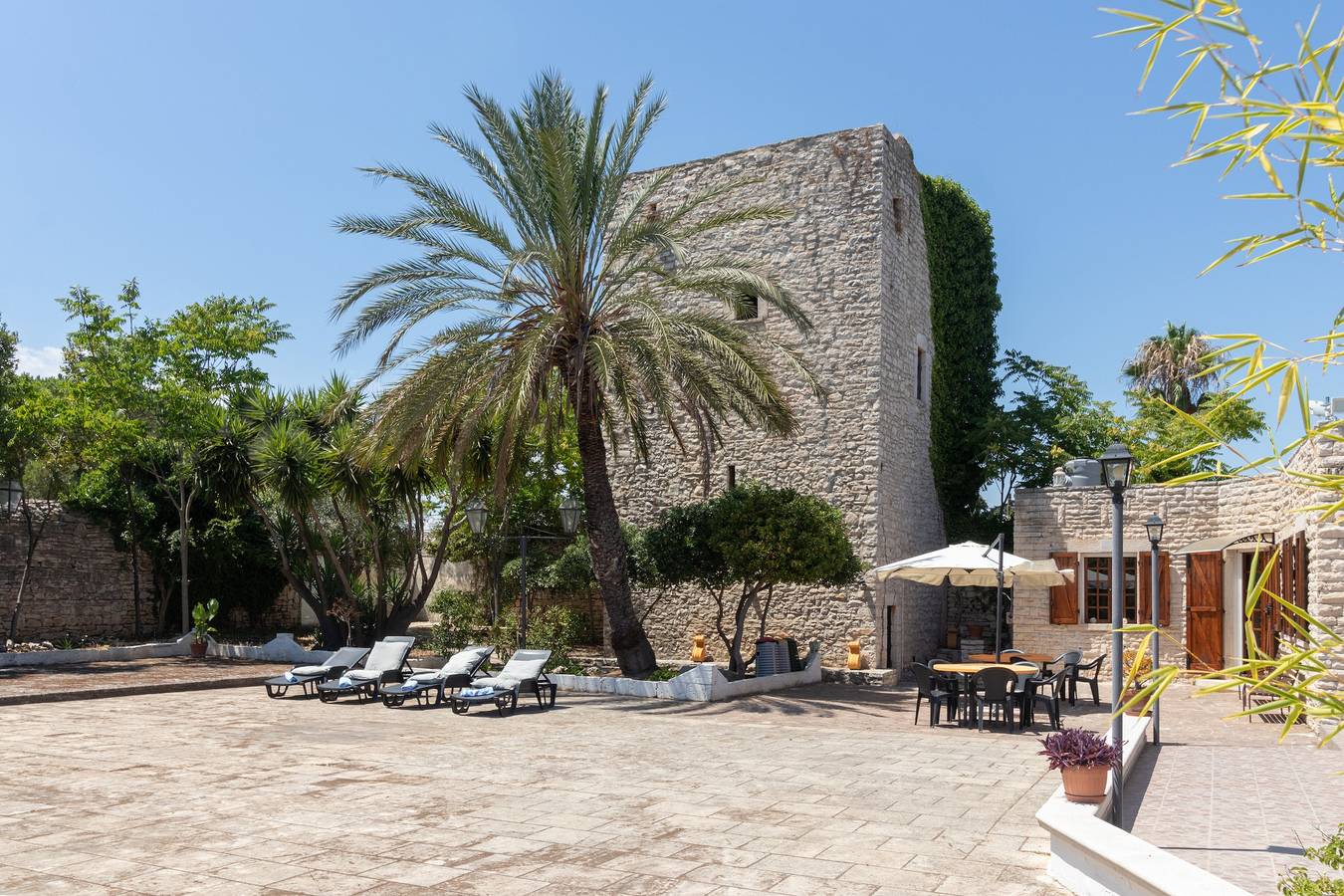 Villa 'Torre Cappavecchia' con piscina privata, terrazza privata e aria condizionata in Molfetta, Provincia di Bari